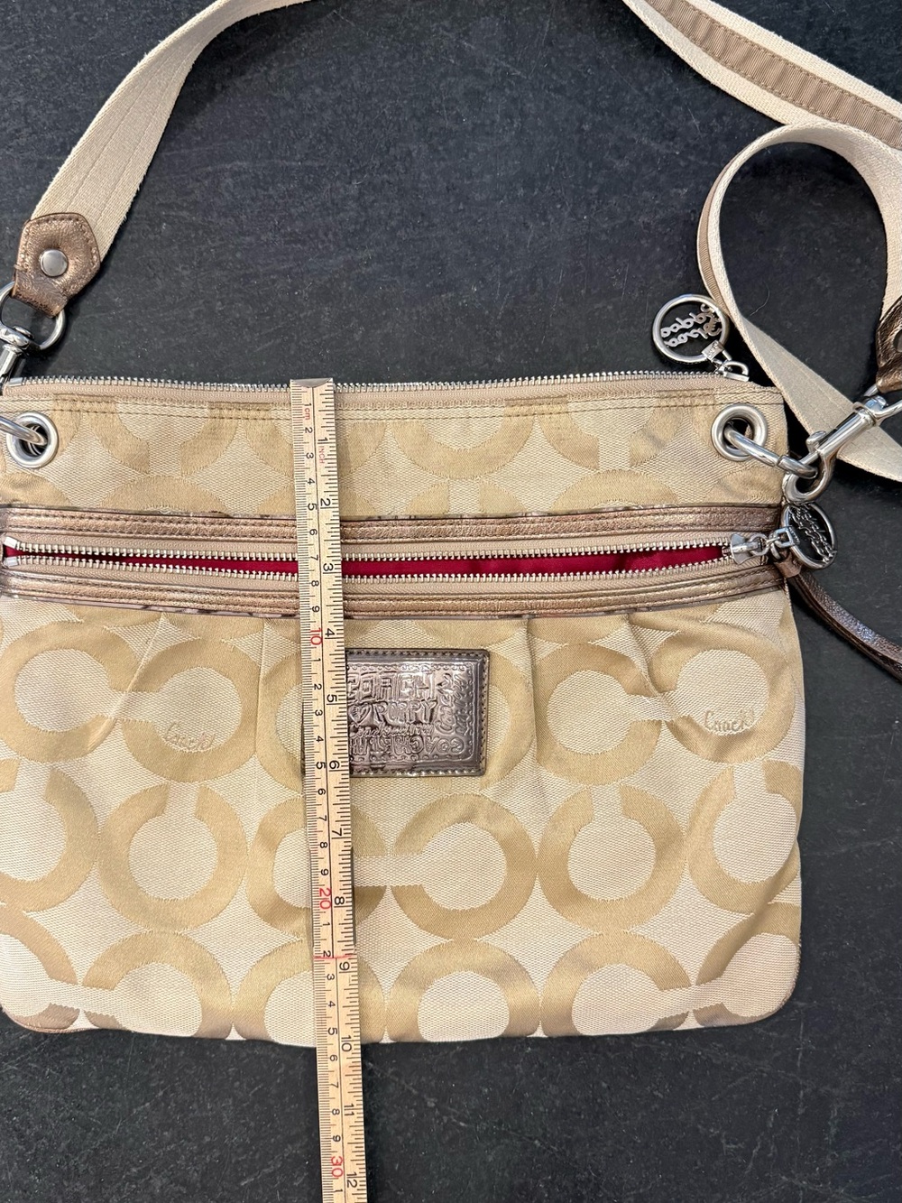 Coach Signature Canvas Crossbody Bag Tan Khaki Zip Travel Everyday Purse - Picture 4 of 9